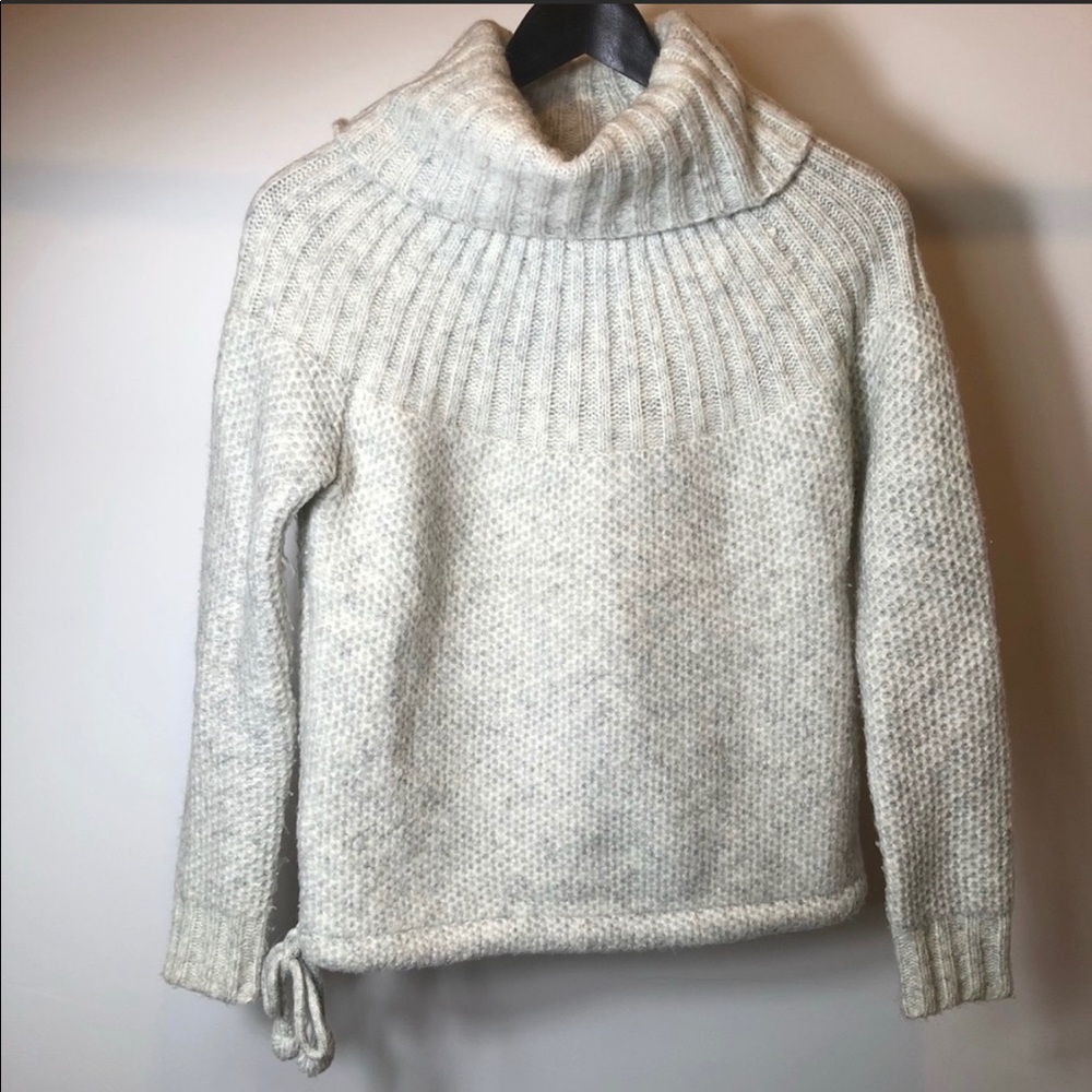 Madewell Grey Turtleneck sweater